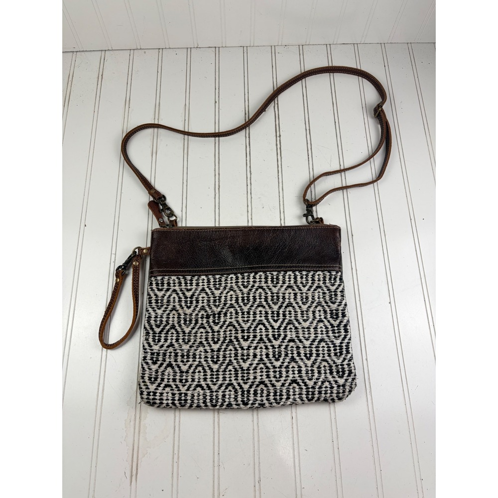 Myra Vintage Geometric Woven Upcycled Rug Leather Crossbody Shoulder Bag - Picture 2 of 10